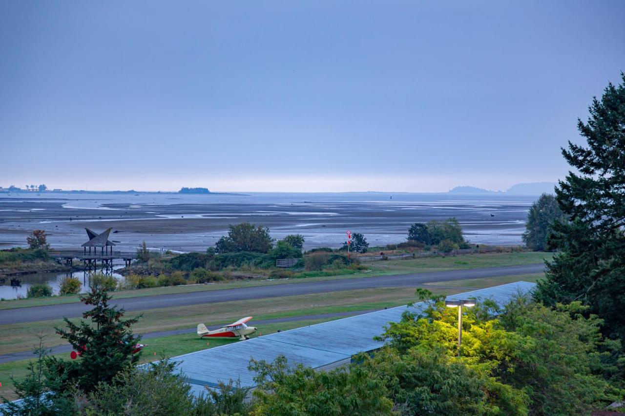 Bayview Hotel コートネイ エクステリア 写真